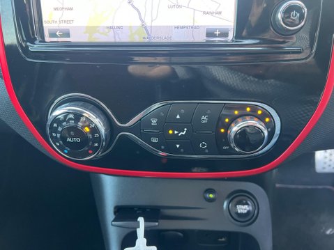 Renault Captur 1.2 TCe Signature EDC Euro 5 5dr 30