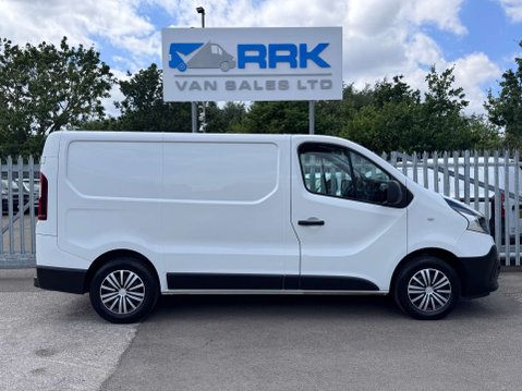Renault Trafic 2.0 dCi ENERGY 28 Business+ Panel Van 5dr Diesel Manual SWB Standard Roof E 6