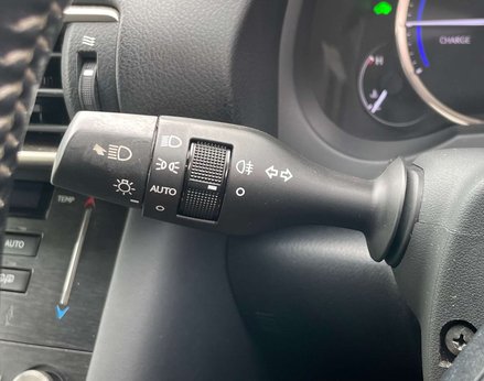 Lexus Is 2.5 IS 300h Advance CVT 4dr 57