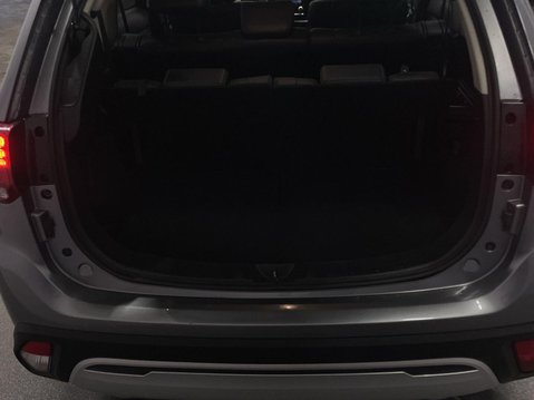 Mitsubishi Outlander 2.0 MIVEC Exceed SUV 5dr Petrol CVT 4WD Euro 6 (s/s) (150 ps) Parking Senso 13