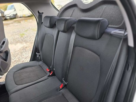 Hyundai i10 1.2 SE Hatchback 5dr Petrol Auto Euro 6 (87 ps) 29