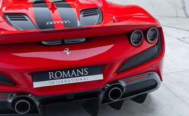 Ferrari F8 Spider 40