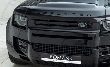 Land Rover Defender 110 D300 Hard Top X-Dynamic HSE 18
