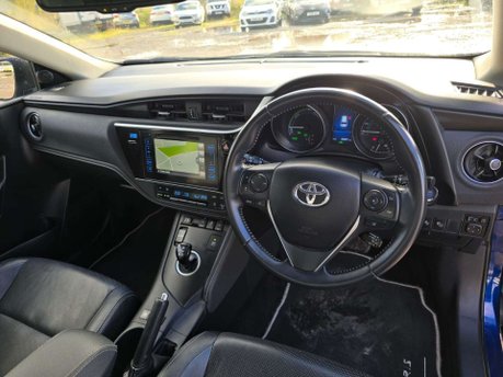 Toyota Auris 1.8 VVT-h Excel Touring Sports 5dr Petrol Hybrid CVT Euro 6 (s/s) (136 ps) 17