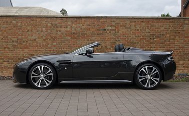 Aston Martin V12 Vantage S Roadster 10