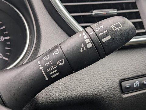 Nissan Qashqai DIG-T N-CONNECTA 26