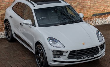 Porsche Macan Turbo 8