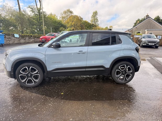 Jeep Avenger SUMMIT 4