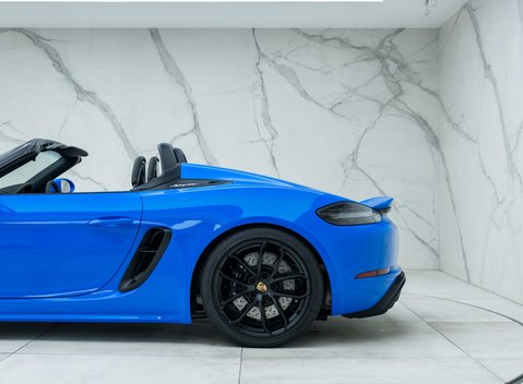 Porsche 718 SPYDER 39