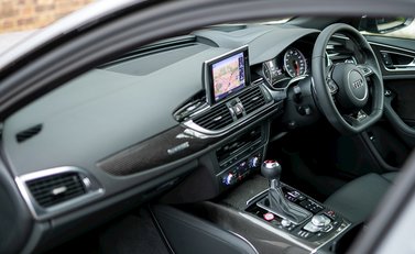 Audi RS6 Avant Performance 17