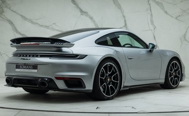 Porsche 911 Turbo S (992) 6