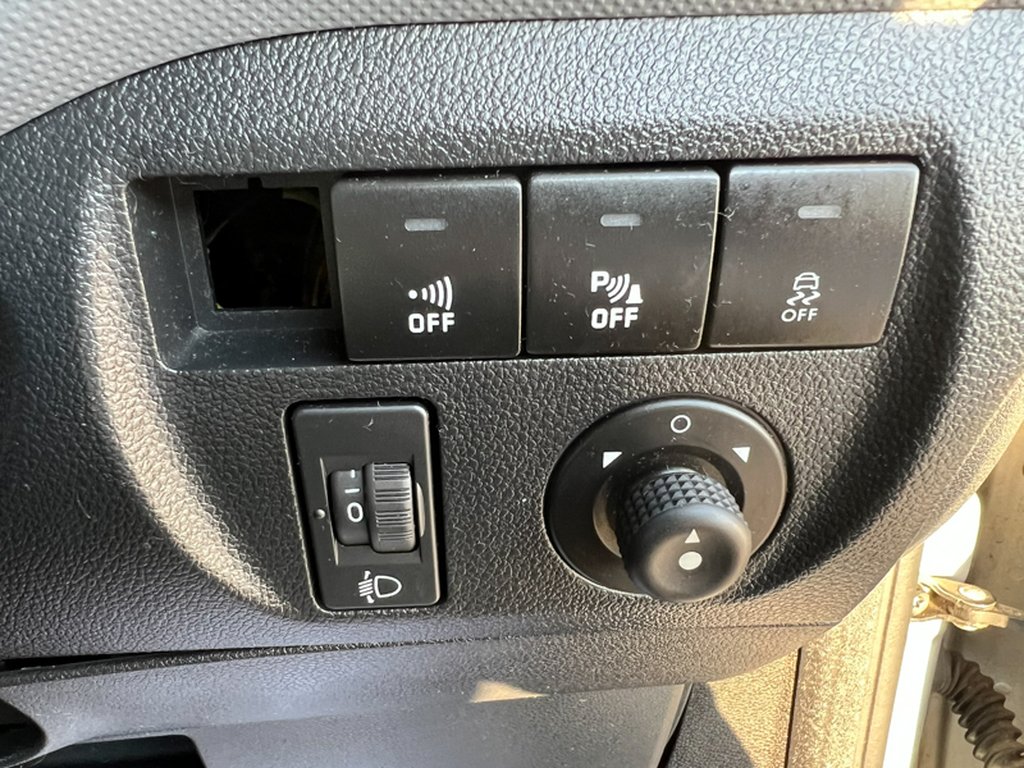 2018 Peugeot PartnerSWB L1H1 Low Roof Professional Air Con Nav Sensors EURO 6 NO VAT — thumbnail 44 of 51