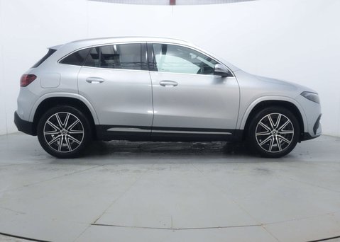 Mercedes-Benz EQA 250+ AMG LINE EXECUTIVE 12