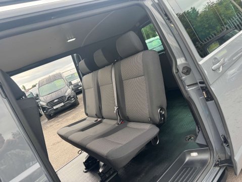 Volkswagen Transporter 2.0 TDI T30 Highline Kombi Double Cab 5dr Diesel DSG FWD SWB Euro 6 (s/s) ( 31