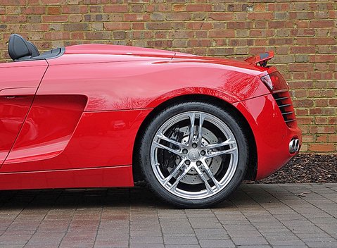 Audi R8 Spyder 22