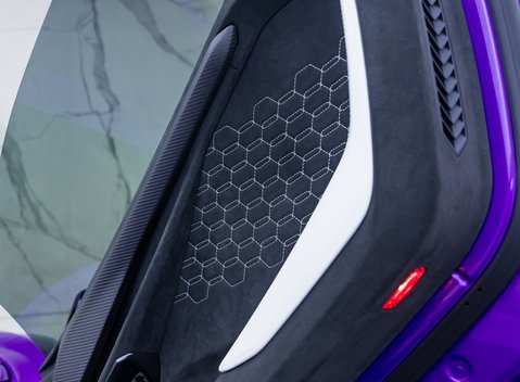 Lamborghini Revuelto 33