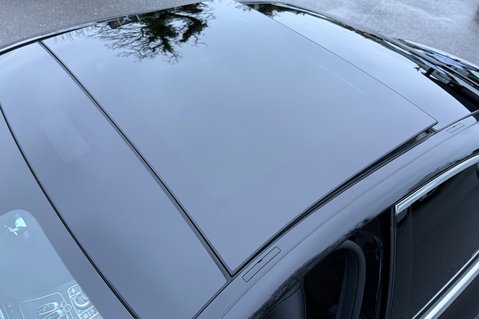 Mercedes-Benz E Class E 400 D 4MATIC AMG LINE PREMIUM PLUS - RARE -20 INCH ALLOYS -PAN ROOF  22