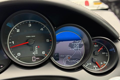 Porsche Cayenne D V6 TIPTRONIC S - REAR ENTERTAINMENT -PDLS -PAN ROOF -CAMERA -£17K EXTRAS 44