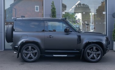 Land Rover Defender 90 V8 CARPATHIAN EDITION 3