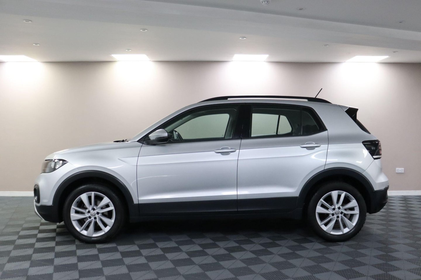 2019 Volkswagen T-Cross — image 14