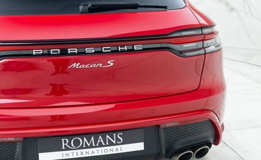 Porsche Macan S 22
