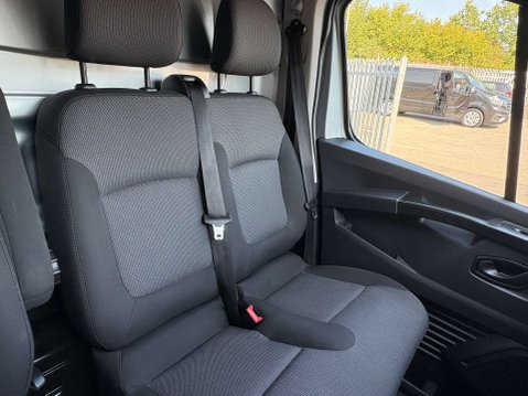 Renault Trafic 2.0 dCi Blue SL28 Business Panel Van 5dr Diesel Manual L1 H1 Euro 6 (s/s) ( 19