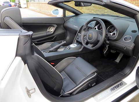 Lamborghini Gallardo LP 560-4 Spyder 11