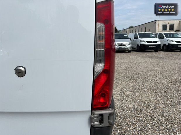 Mercedes-Benz Sprinter MWB L2H3 High Roof CDi FWD Cruise Control EURO 6 NO VAT 23