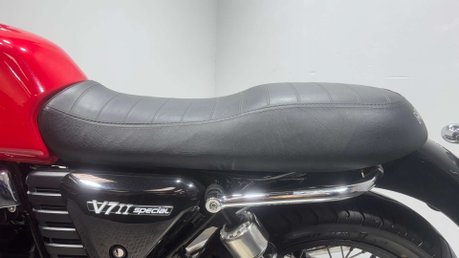 Moto Guzzi V7 ABS SPECIAL 2015 ONLY 7K MOT EXCELLENT CONDITION RETRO 744CC 37