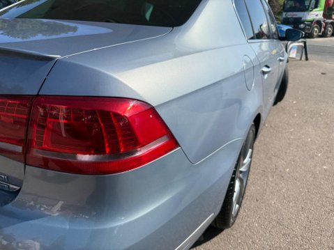 Volkswagen Passat 2.0 TDI BlueMotion Tech R-Line Euro 5 (s/s) 4dr 28