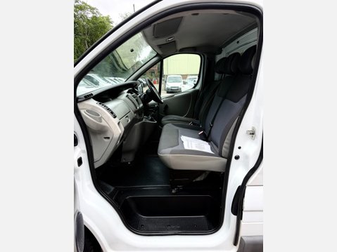 Vauxhall Vivaro 2.0 2700 CDTi Panel Van 4dr Diesel Manual FWD L1 (195 g/km, 113 bhp) 32