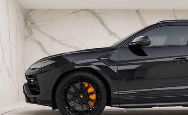 Lamborghini Urus V8 27