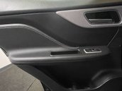 Jaguar F-Pace 2.0 F-PACE R-Sport AWD D Auto 4WD 5dr 39