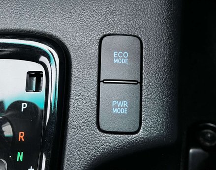 Toyota Hilux 2.8 HI-Luxury Invincible X D-4D 4WD Double Cab Auto 4WD 5dr 46