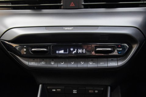 Hyundai BAYON T-GDI PREMIUM DCT MHEV 32