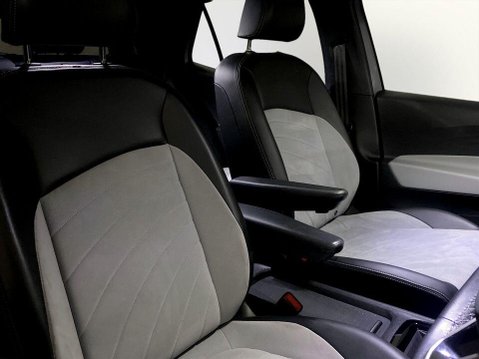 Volkswagen ID.3 Pro Performance 58kWh Family Hatchback 5dr Electric Auto (204 ps) Cruise C 11
