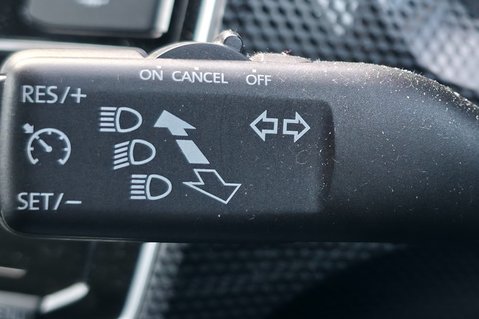 Volkswagen Up 1.0 MOVE UP LOOK! JUST 30000 MILES! 8 SERVICES.. BLUETOOTH! LOW INSURANCE! 15