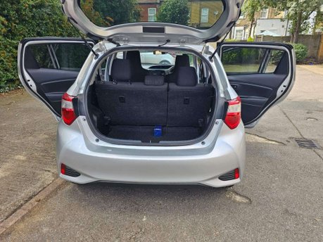 Toyota Yaris 1.5 VVT-h Icon Tech E-CVT Euro 6 (s/s) 5dr 73