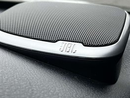 Toyota Hilux 2.8 HI-Luxury Invincible X D-4D 4WD Double Cab Auto 4WD 5dr 69