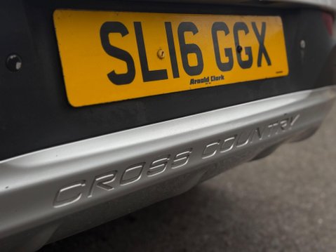 Volvo V40 2.0 D2 Lux Euro 6 (s/s) 5dr 23