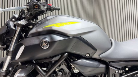 Yamaha MT-07 MT07 2018 ONLY 7K 1 OWNER FULL AKRAPOVIC LONG MOT 700CC 44