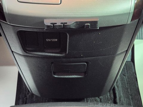 Toyota Vellfire 28