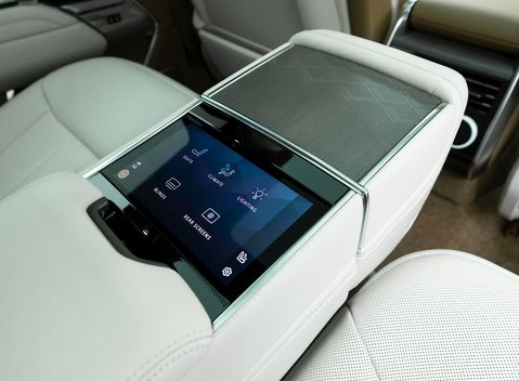 Land Rover Range Rover P530 SV 15