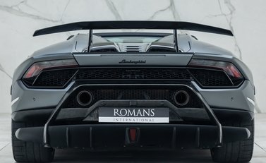 Lamborghini Huracan Spyder LP 640-4 PERFORMANTE 8