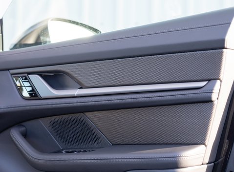 Porsche Taycan Turbo S 26