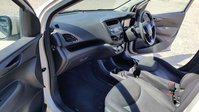 Vauxhall Viva 1.0i SE Euro 6 5dr 37