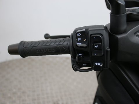 Yamaha Xmax 300 X-MAX 300 (CZD 300-A) 17