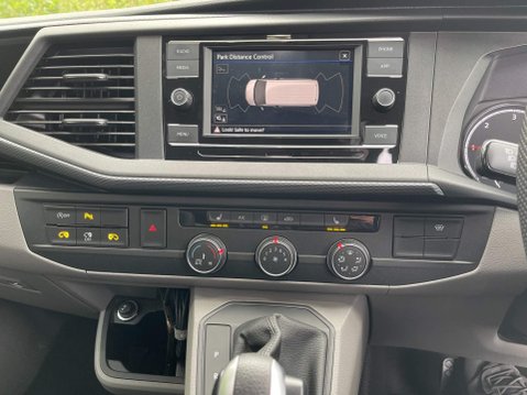 Volkswagen Transporter 2.0 TDI T32 Highline Crew Van DSG FWD SWB Euro 6 (s/s) 5dr 19