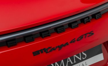 Porsche 911 Targa 4 GTS (992) 43