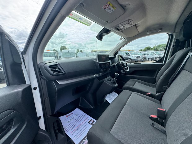 Vauxhall Vivaro LWB L2H1 Low Roof Prime Aircon Cruise Sensors Nav EURO 6 12